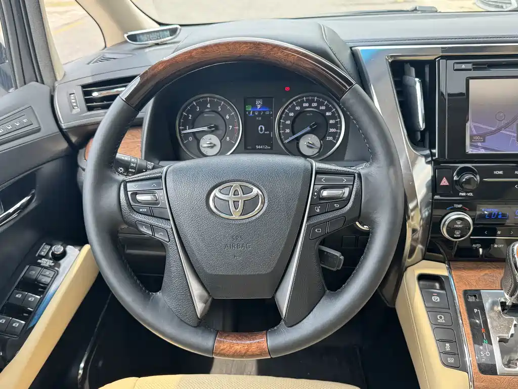 Toyota Alphard 2016 — фото 8