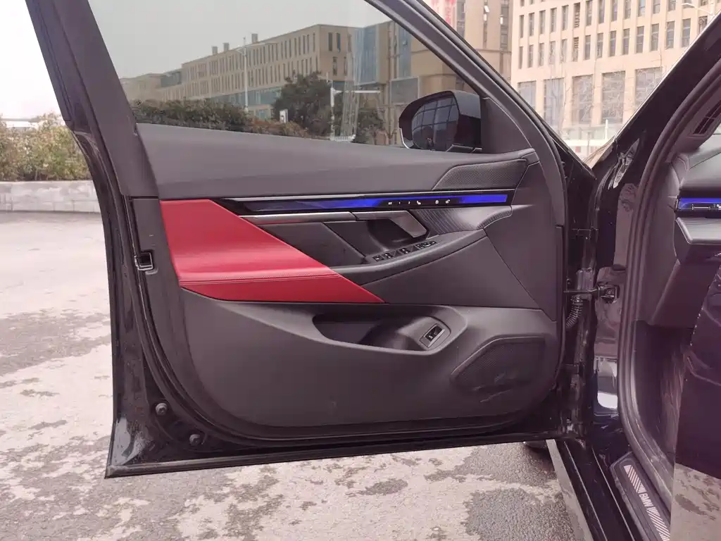 BMW i5 2025 — фото 10