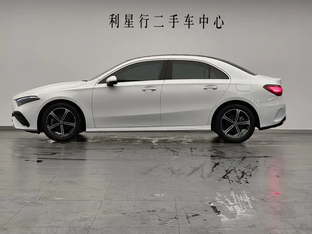 Mercedes-Benz A-Class 2023 — фото 8
