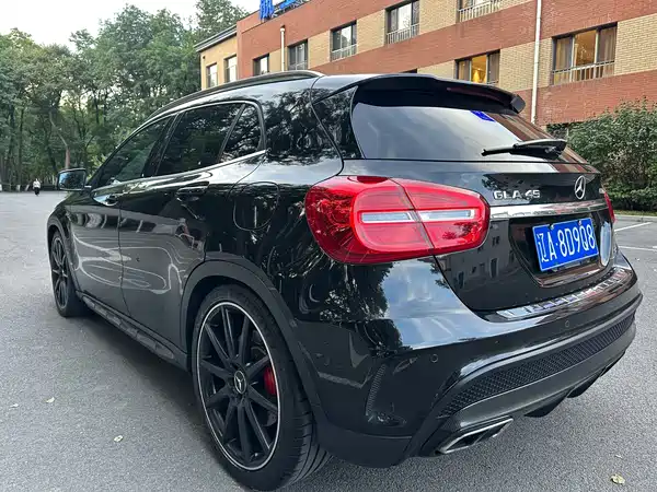 Mercedes-Benz GLA AMG 2015