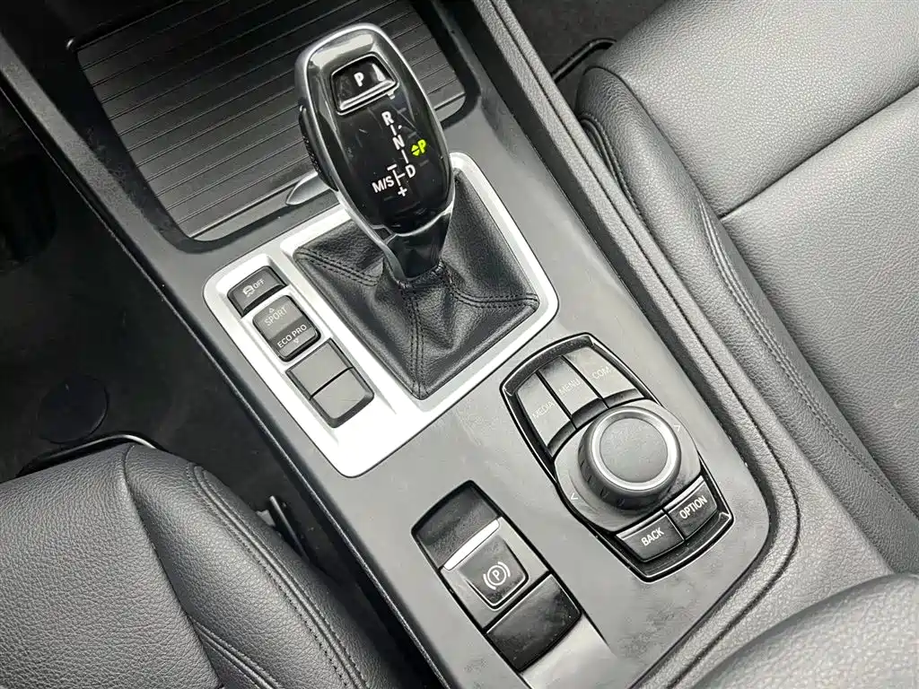 BMW 1 Series 2020 — фото 17