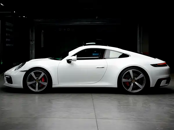 Porsche 911 2023