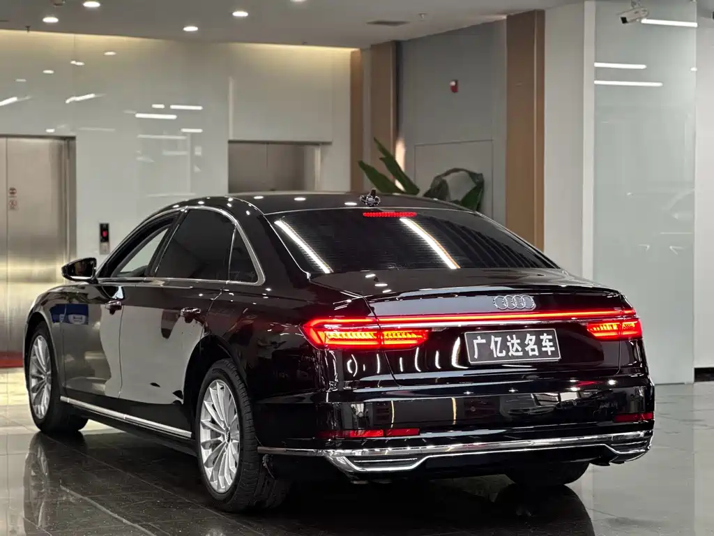 Audi A8 2020 — фото 18