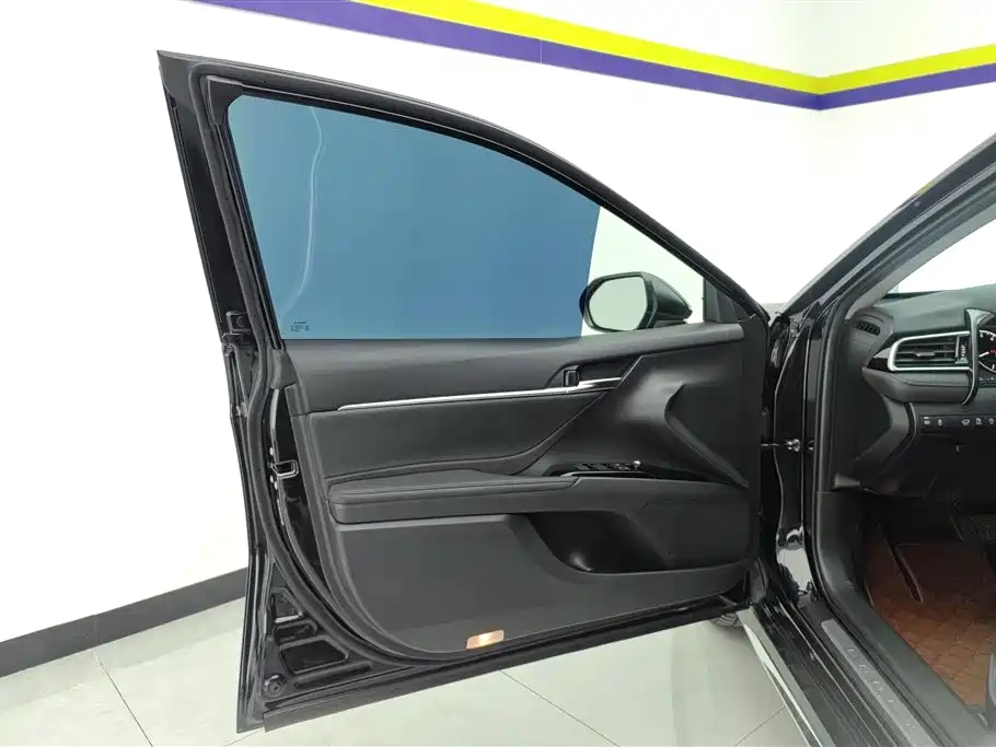 Toyota Camry 2023