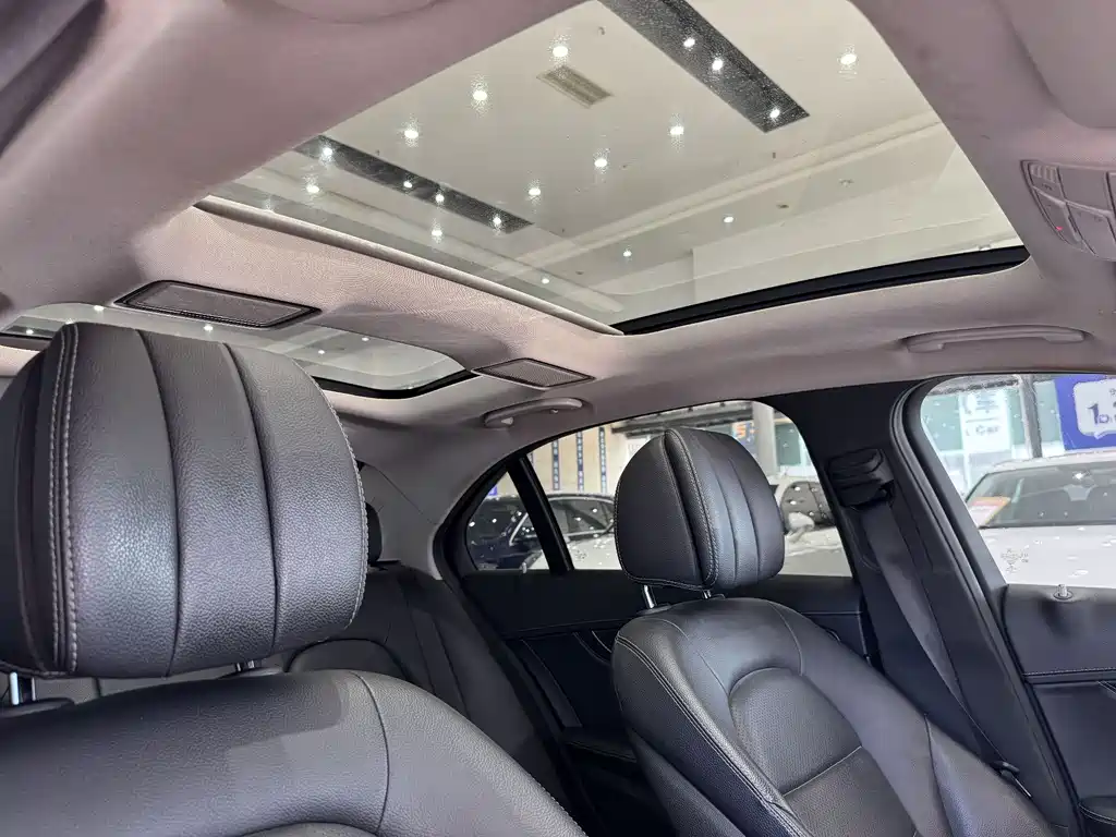 Mercedes-Benz C-Class 2018 — фото 11