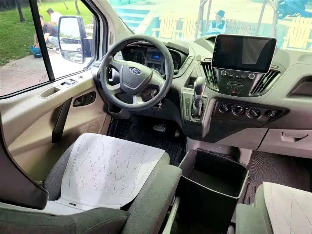 Ford Transit 2018 — фото 10