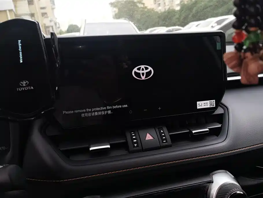 Toyota RAV4 2025 — фото 13