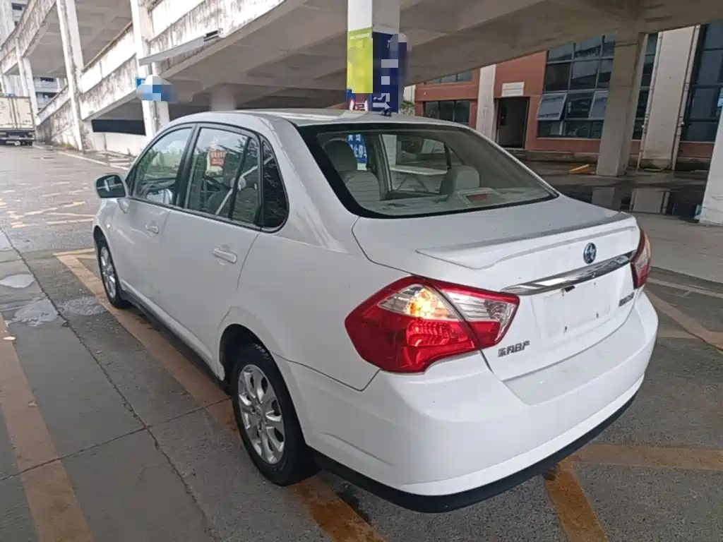 Venucia D50 2015