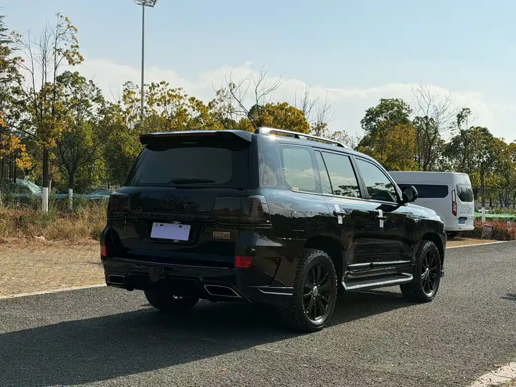 Toyota Land Cruiser 2020 — фото 4