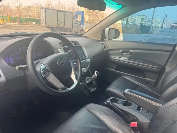 BYD S6 2014