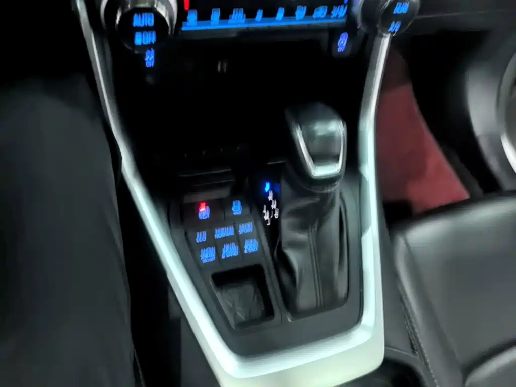 Toyota Wildlander 2021 — фото 14