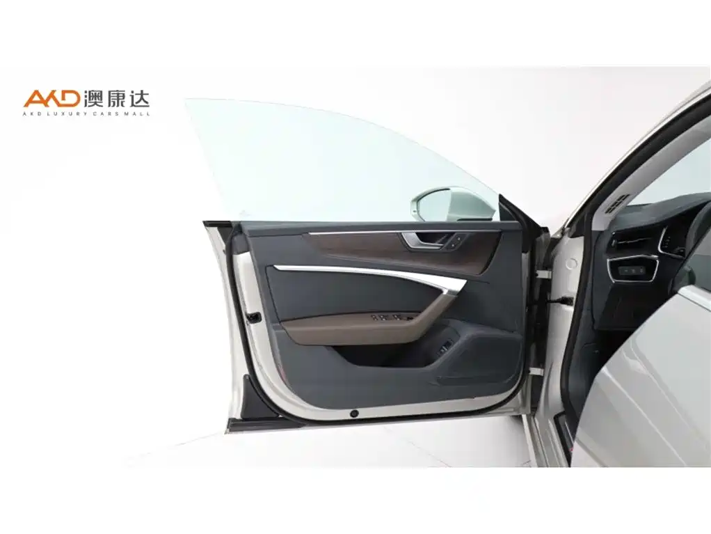 Audi A7L 2023 — фото 10