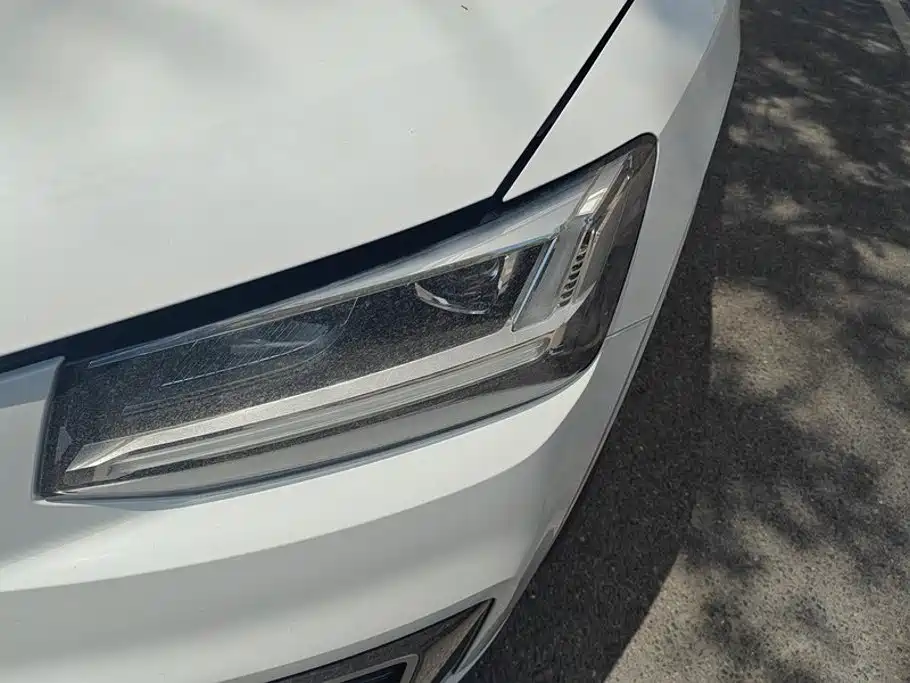 Audi Q2L 2019