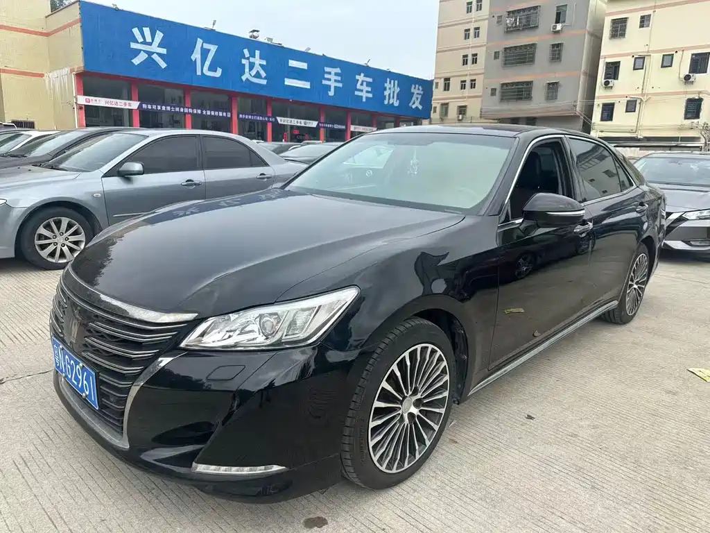 Toyota Crown 2020 — фото 2