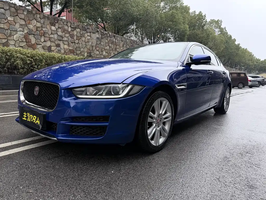 Jaguar XEL 2019 — фото 1