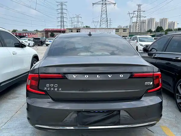 Volvo S90 2022