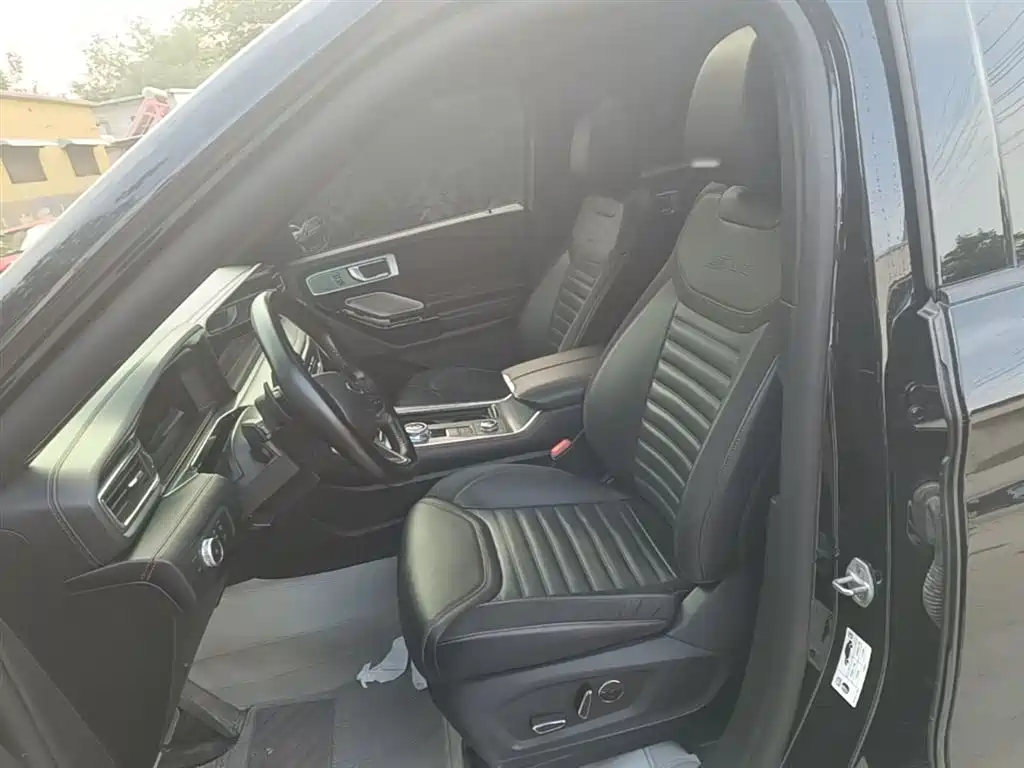 Ford Explorer 2022 — фото 11