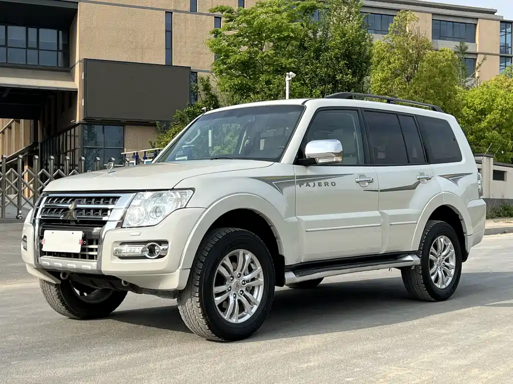 Mitsubishi Pajero 2019 — фото 1