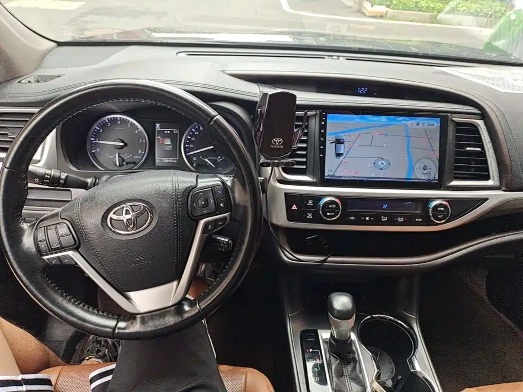 Toyota Highlander 2019 — фото 10