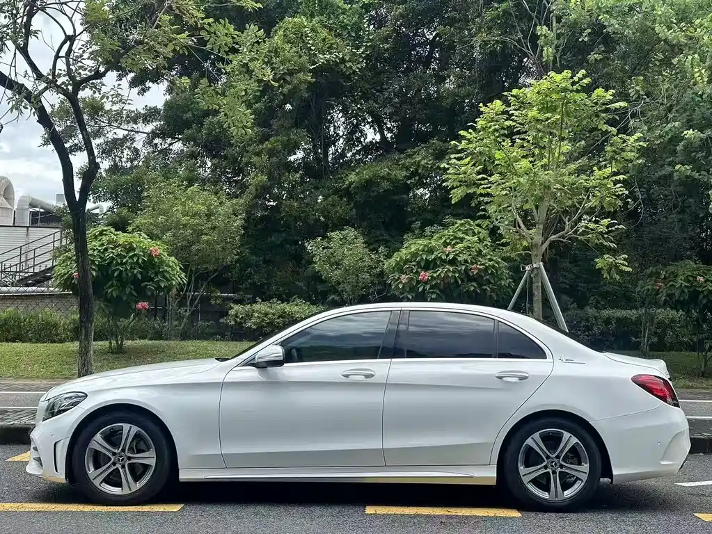 Mercedes-Benz C-Class 2020