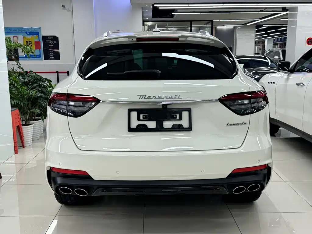 Maserati Levante 2022 — фото 9