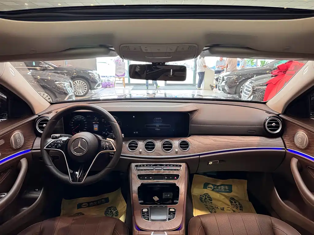 Mercedes-Benz E-Class 2023 — фото 10