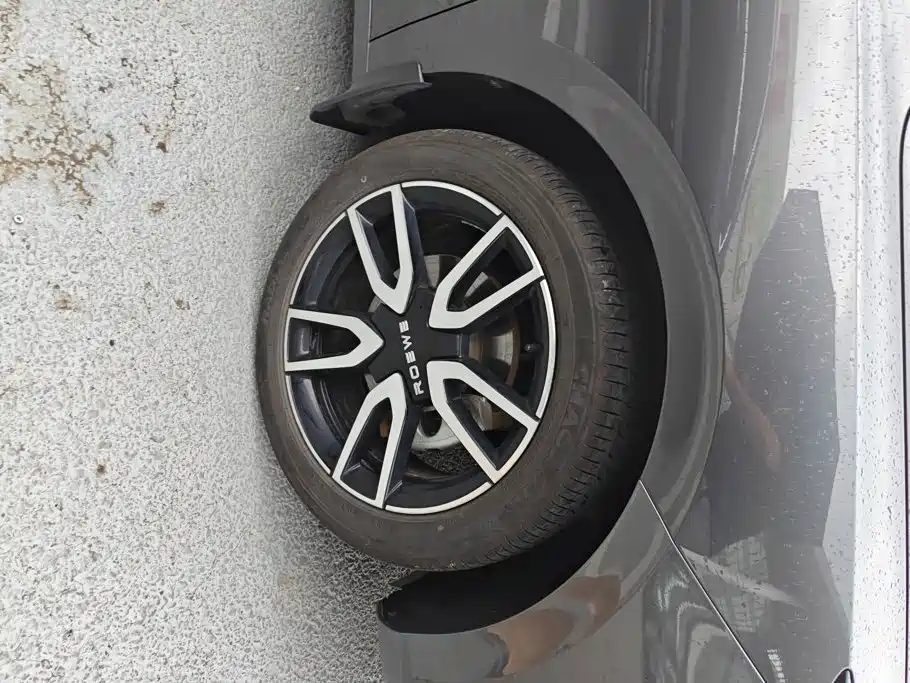 Roewe D6 2025