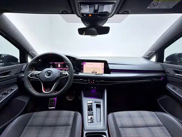 Volkswagen Golf GTI 2024