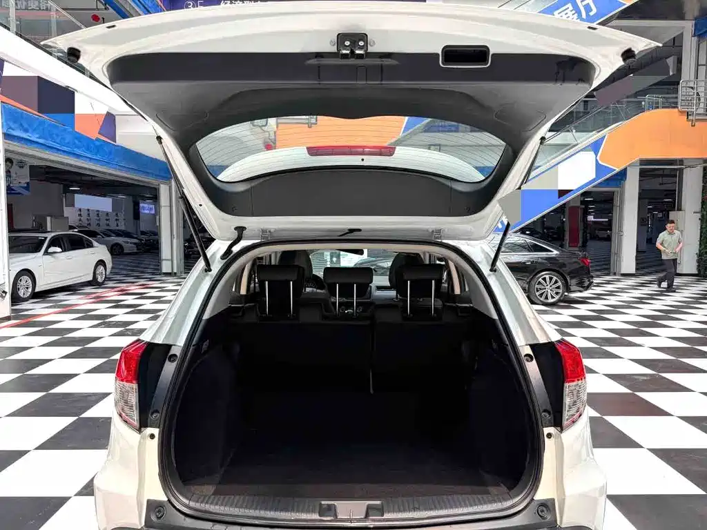 Honda Vezel 2021 — фото 19
