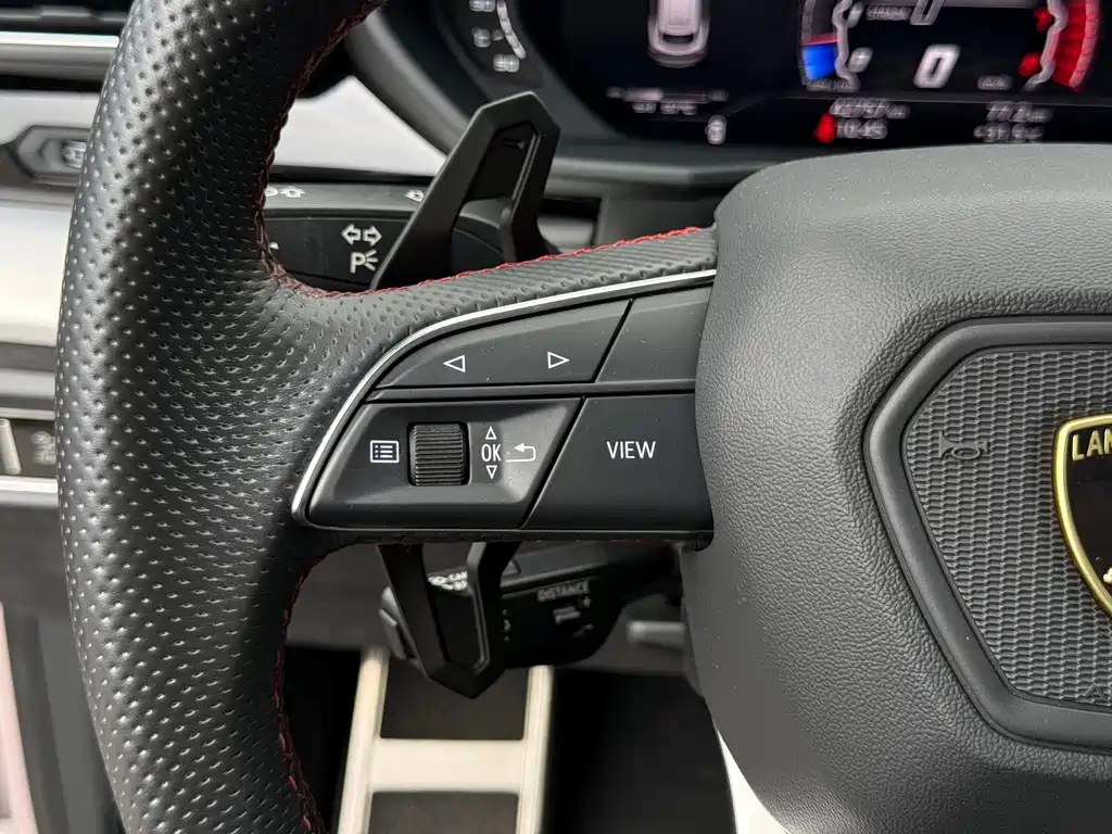 Lamborghini Urus 2019 — фото 36