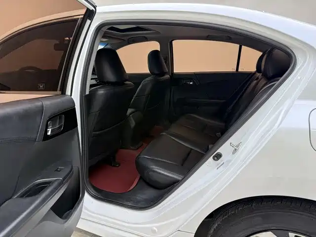 Honda Accord 2018 — фото 13