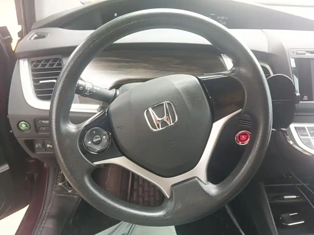 Honda Jade 2018 — фото 11