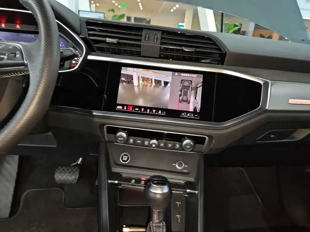 Audi Q3 Sportback 2021 — фото 13
