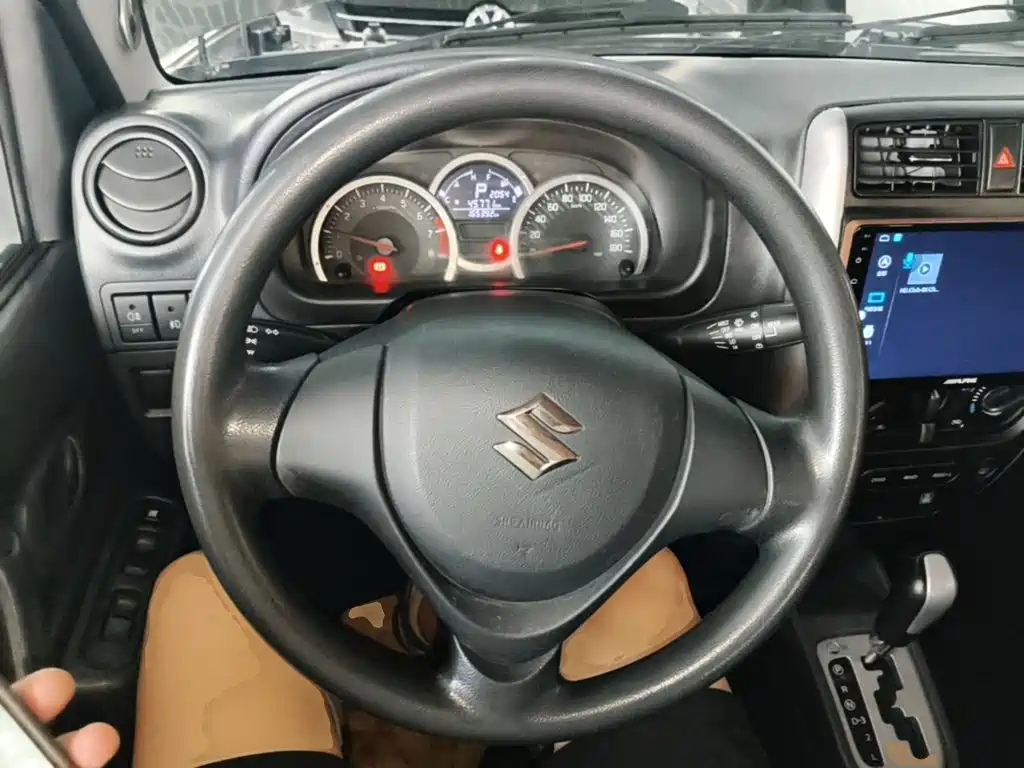 Suzuki Jimny 2018 — фото 11