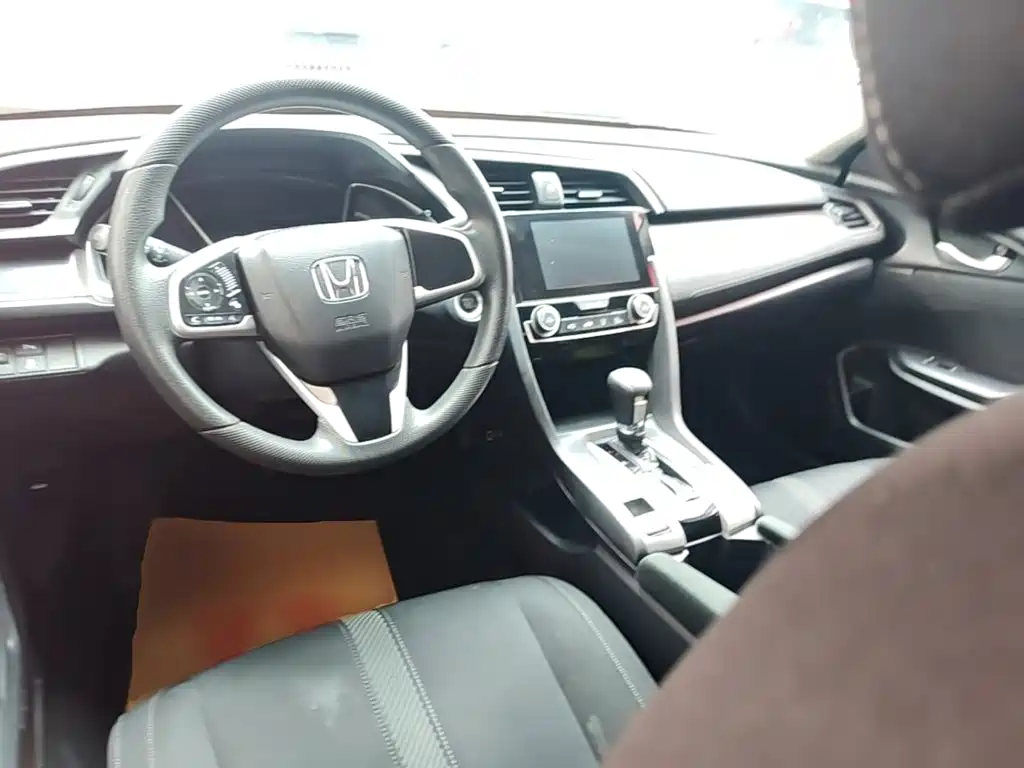 Honda Civic 2019 — фото 10