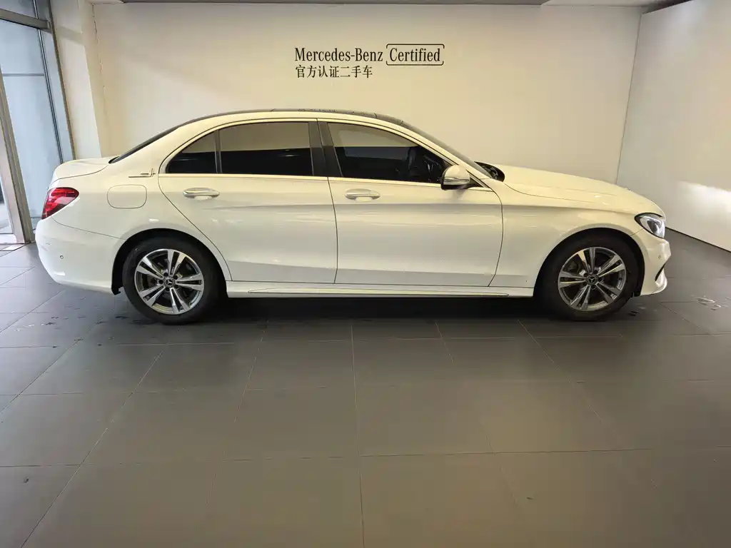 Mercedes-Benz C-Class 2018 — фото 16