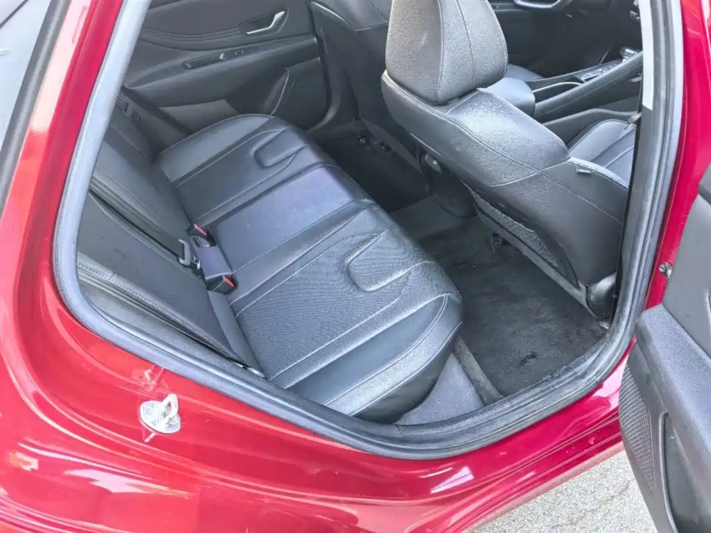 Hyundai Elantra 2022 — фото 16