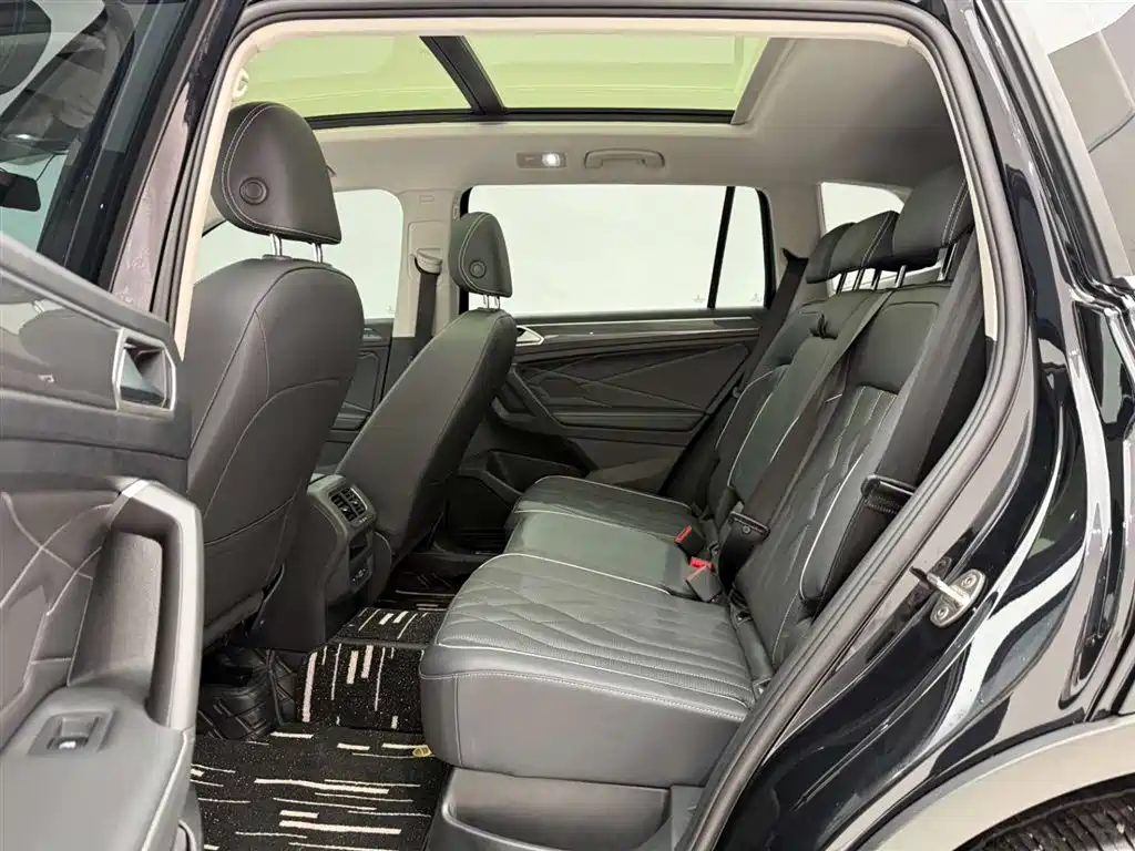 Volkswagen Tiguan L 2024 — фото 17