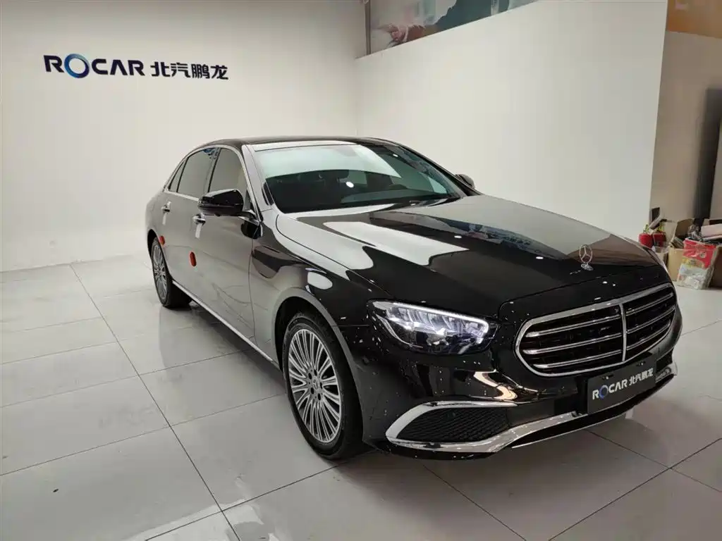 Mercedes-Benz E-Class 2023 — фото 18