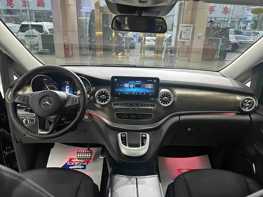 Mercedes-Benz V-Class 2021 — фото 10