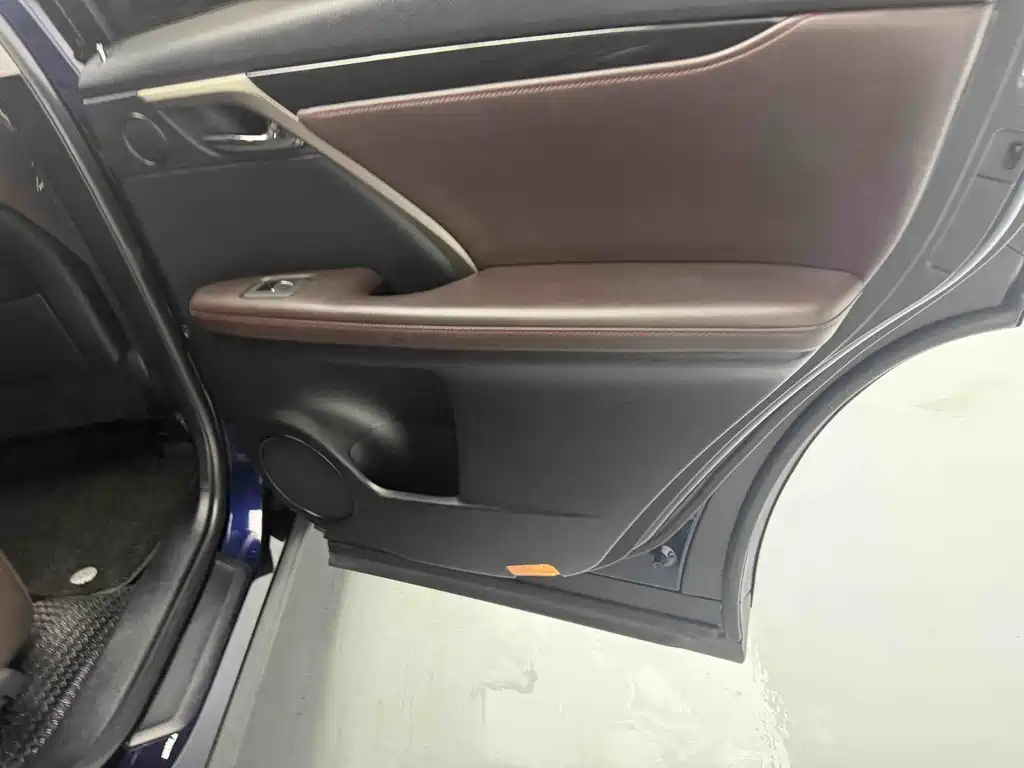 Lexus RX 2022 — фото 14