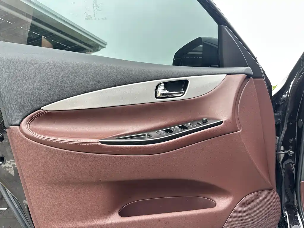 Infiniti QX50 2016 — фото 10