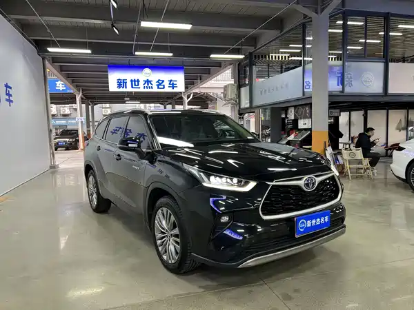 Toyota Highlander 2021