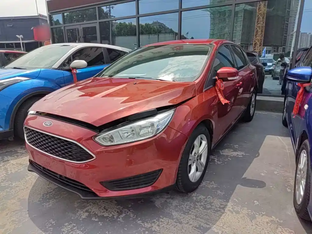 Ford Focus 2019 — фото 1