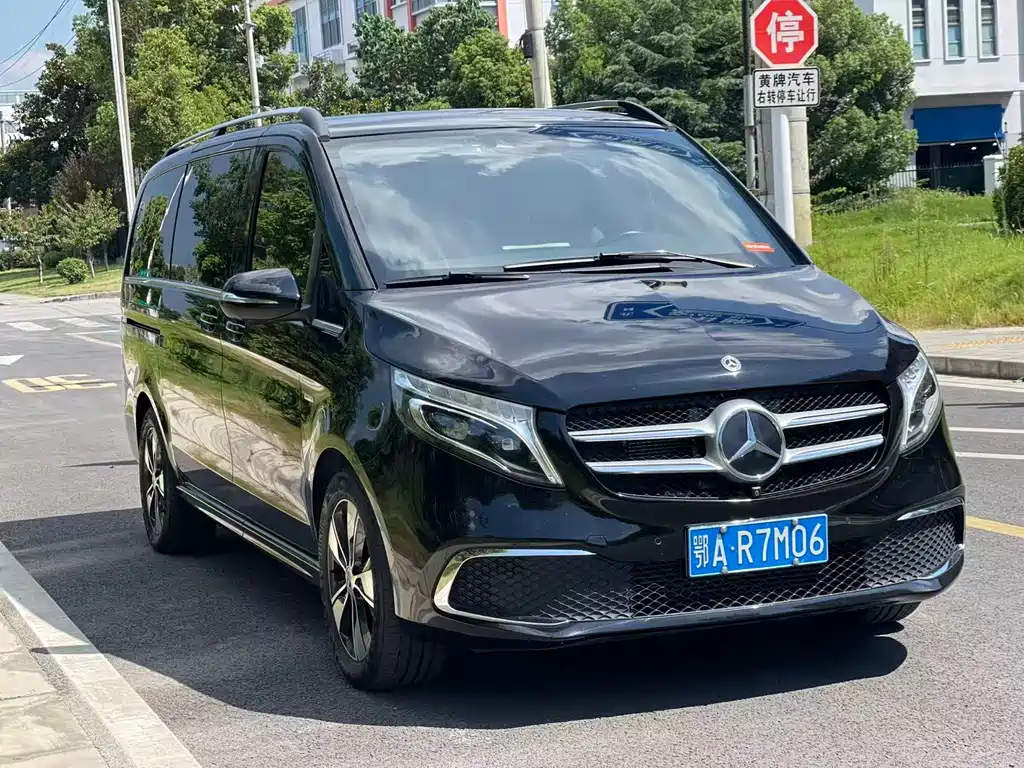 Mercedes-Benz V-Class 2022 — фото 3