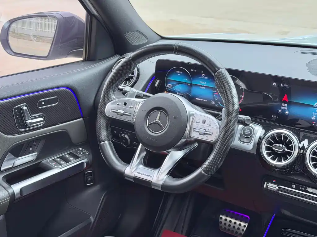 Mercedes-Benz GLB AMG 2022 — фото 11