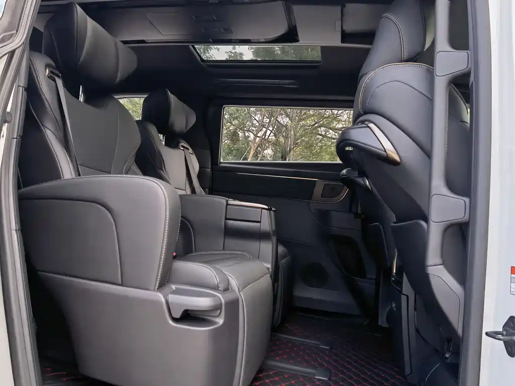 Toyota Alphard — фото 7