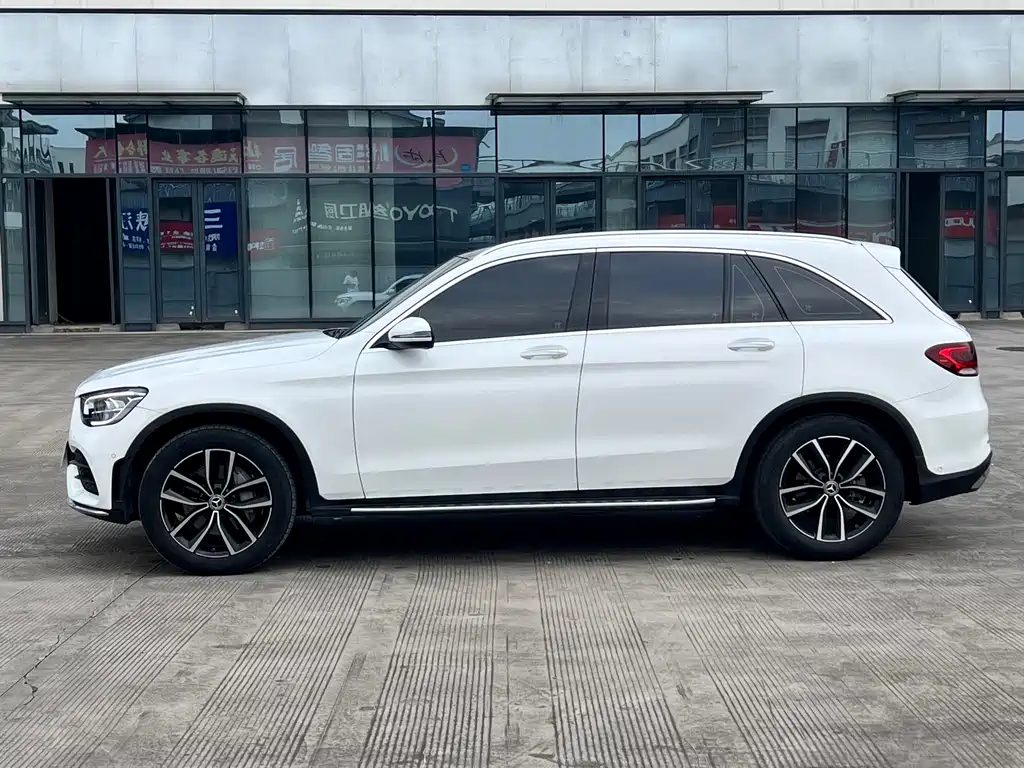 Mercedes-Benz GLC 2021 — фото 3