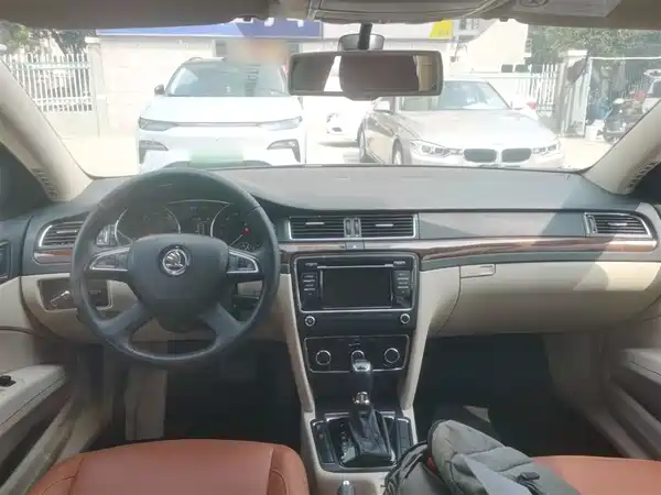 Skoda Superb 2013