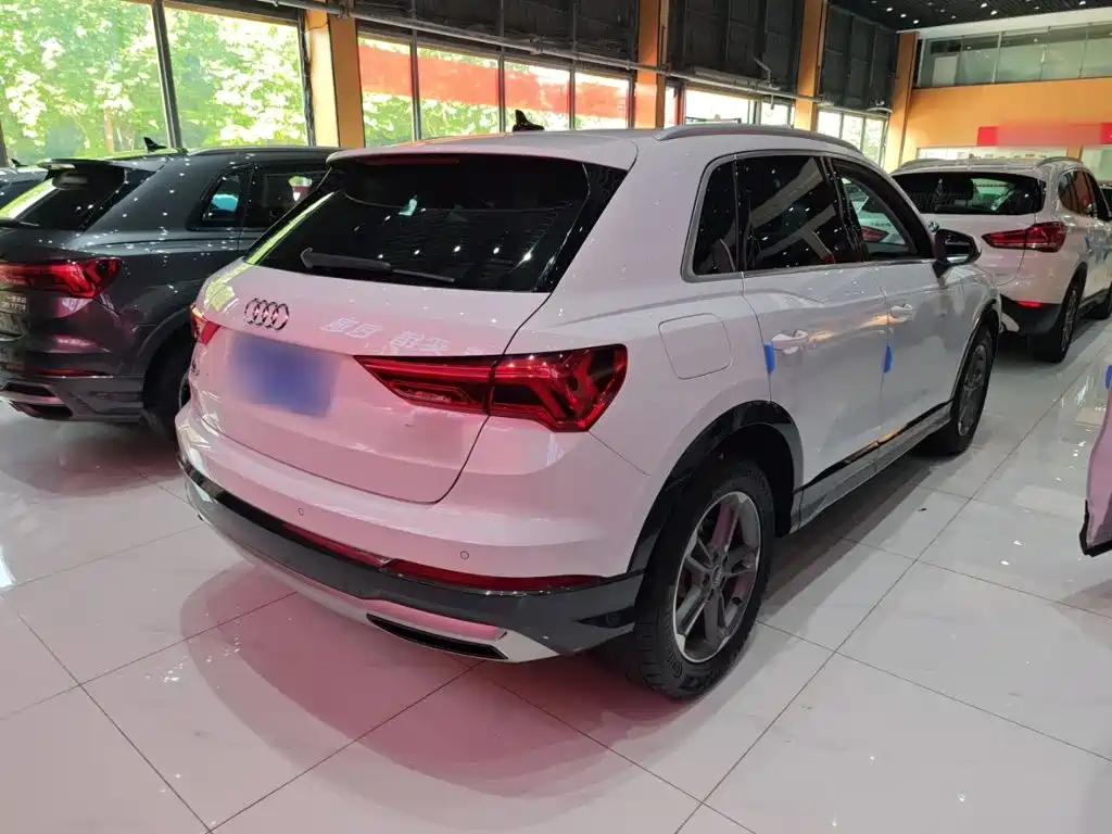 Audi Q3 2021 — фото 13